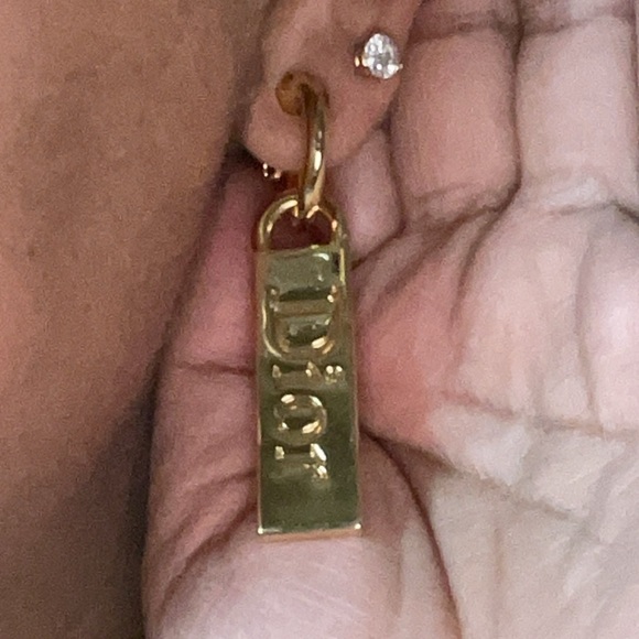 Preloved Christian Dior clip on earrings great condition gold color - Picture 6 of 11